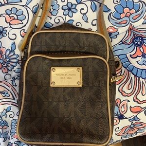 Micheal Kors Crossbody Purse
